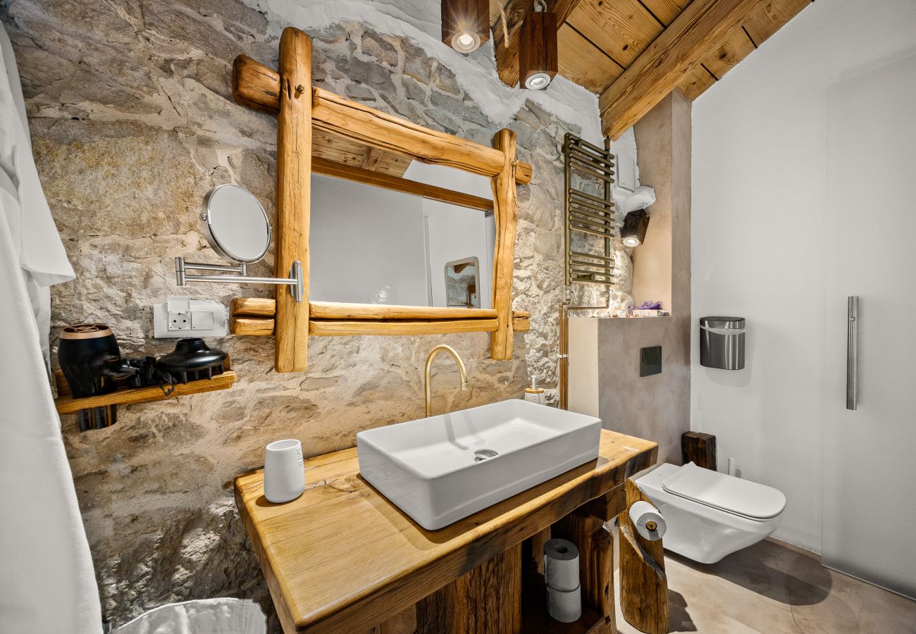 Villa a Žudetici - Villa Blazeni Miroslav Bulesic in Central Istria for 8 people with private heated pool and sauna
