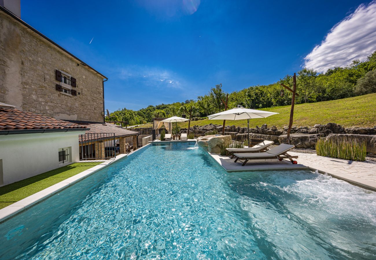 Villa a Žudetici - Villa Blazeni Miroslav Bulesic in Central Istria for 8 people with private heated pool and sauna