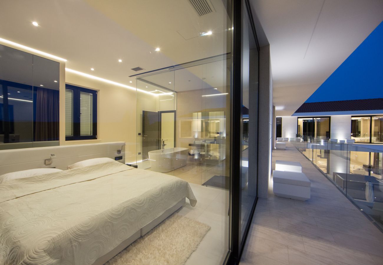 Villa a Vrsar - Villa La Reina for 10 people only 20 meters from the sea with sauna & heated pool near Poreč - Daily Housekeeping