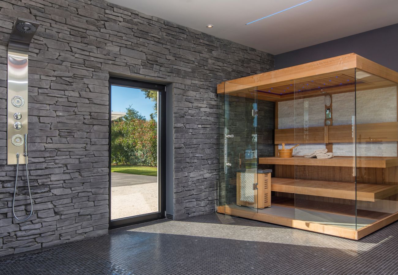 Villa a Vrsar - Villa La Reina for 10 people only 20 meters from the sea with sauna & heated pool near Poreč - Daily Housekeeping