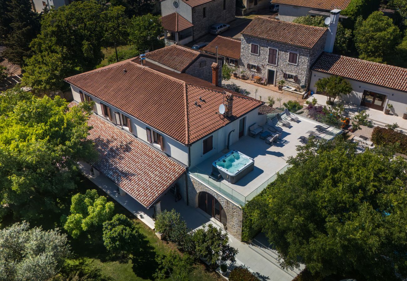 Villa a Brtonigla - Villa LV near Novigrad for 8 people spa & children playground only 1.5 km from beach