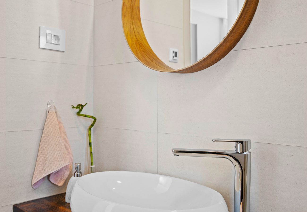 Villa a Galižana - Villa Lu near Fažana for 7 people with private pool, kids playground & sea view