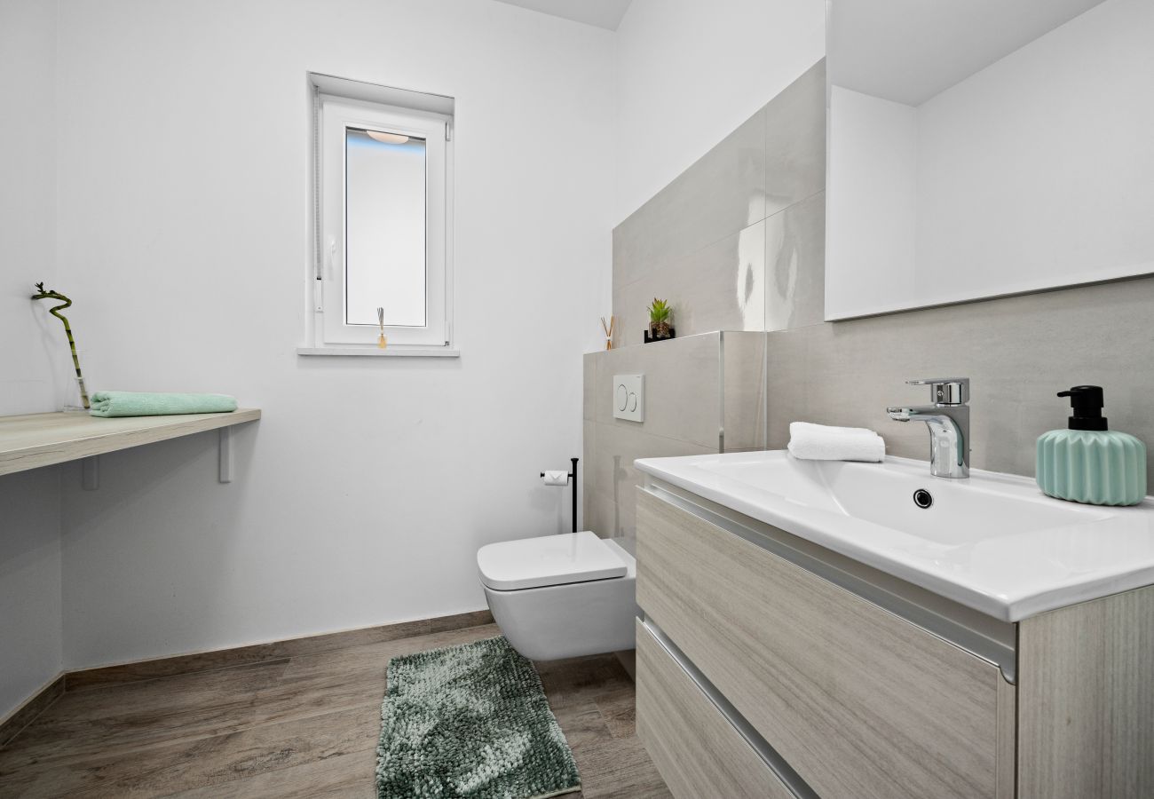Villa a Galižana - Villa Lu near Fažana for 7 people with private pool, kids playground & sea view