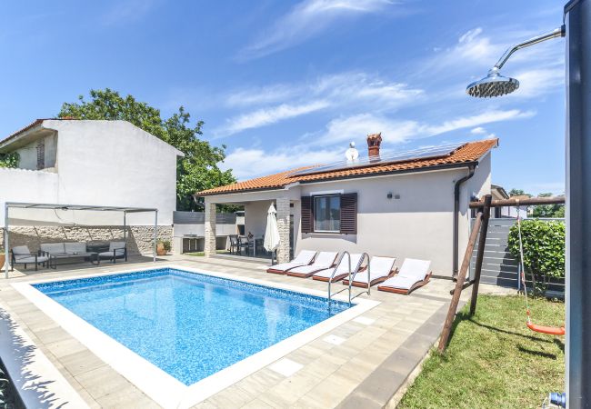 Villa a Marcana - Holiday House Gortan for 7 people near Pula with children playground and private pool - pet friendly
