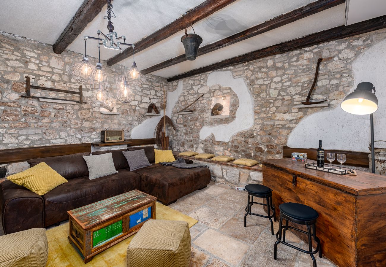 Villa a Marcana - Villa Casa di Roccia for 8 people in Central Istria - pet friendly with heated pool & jacuzzi