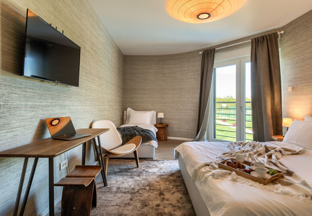 Villa a Juršici - Villa LaDominika for 14 people with wellness, tennis court, 50 m2 heated pool in Central Istria