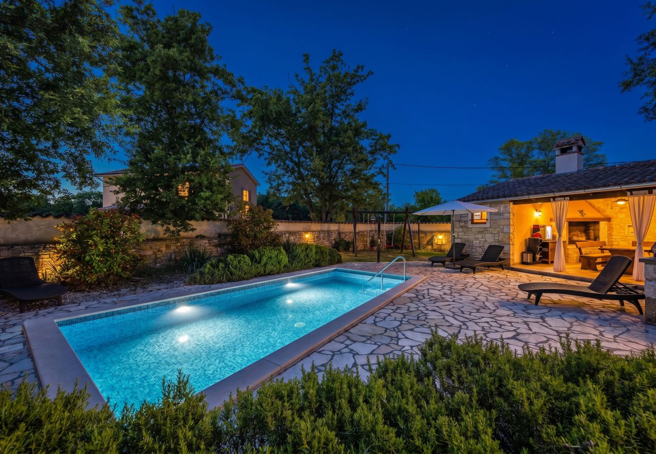 Villa a Divšici - Villa Boduleri for 9 people in Central Istria with private pool & children playground 