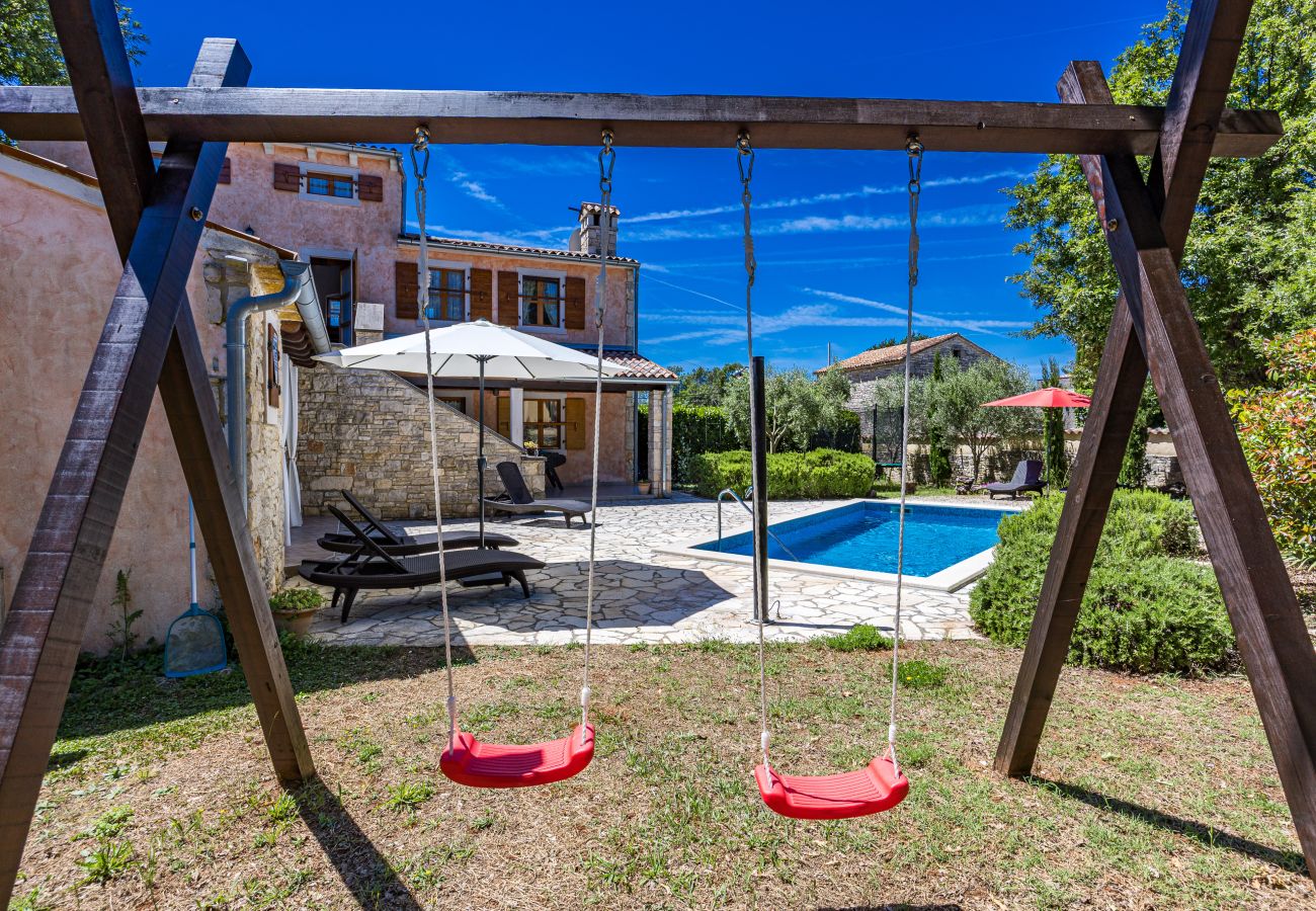 Villa a Divšici - Villa Boduleri for 9 people in Central Istria with private pool & children playground 