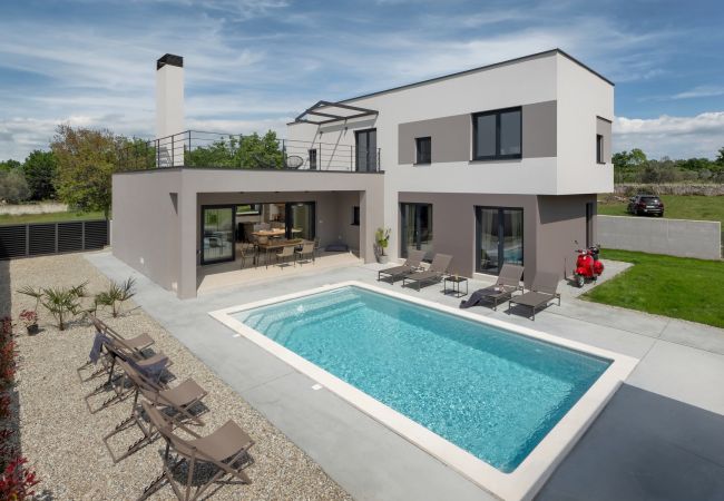 Villa a Gajana - Villa Median for 10 people with sea view, kids playground & pet friendly - only 3 km from beach  Villa a Gajana - Villa Median for 10 people with sea view, kids playground & pet friendly - only 3 km from beach