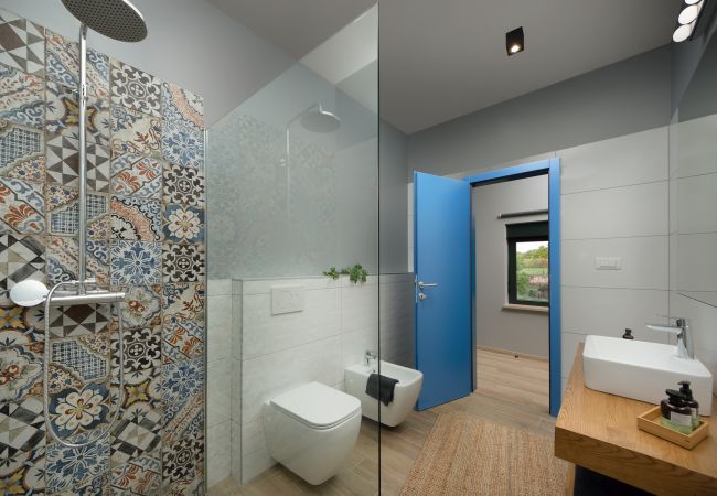 Villa a Gajana - Villa Median for 10 people with sea view, kids playground & pet friendly - only 3 km from beach  Villa a Gajana - Villa Median for 10 people with sea view, kids playground & pet friendly - only 3 km from beach