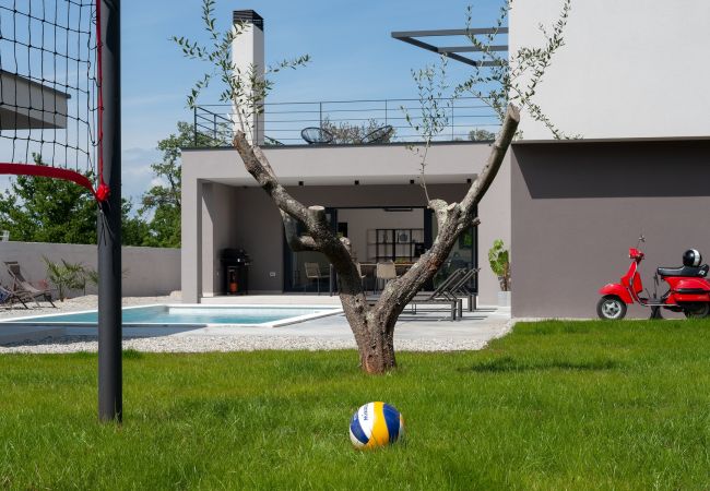 Villa a Gajana - Villa Median for 10 people with sea view, kids playground & pet friendly - only 3 km from beach  Villa a Gajana - Villa Median for 10 people with sea view, kids playground & pet friendly - only 3 km from beach