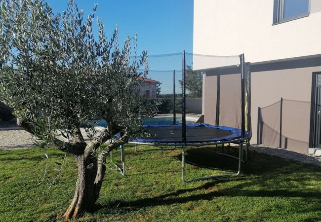 Villa a Gajana - Villa Median for 10 people with sea view, kids playground & pet friendly - only 3 km from beach  Villa a Gajana - Villa Median for 10 people with sea view, kids playground & pet friendly - only 3 km from beach