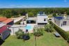 Villa a Gajana - Villa Median for 10 people with sea view, kids playground & pet friendly - only 3 km from beach 