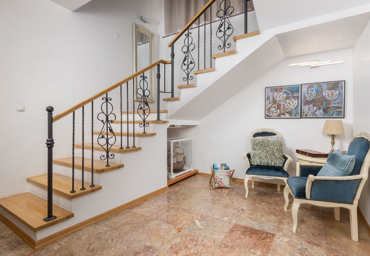 Villa a Umag - Villa Magnolia in Umag for 10 persons - beachfront - with sea view, jacuzzi and fitness area