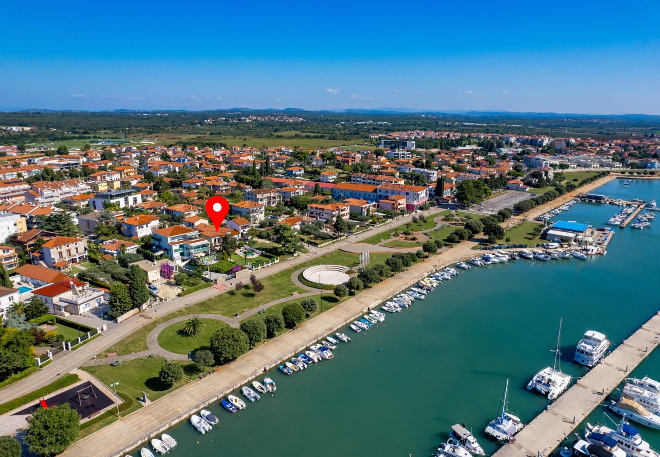 Villa a Umag - Villa Magnolia in Umag for 10 persons - beachfront - with sea view, jacuzzi and fitness area