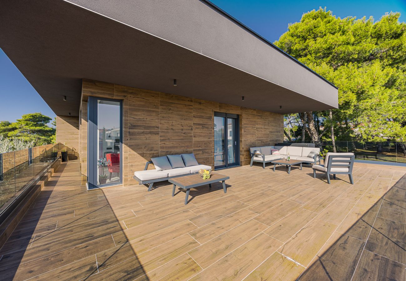 Villa a Fažana - Villa Palatium III in Fažana for 8 people only 200 meters from the sea with sauna & indoor-outside heated pool