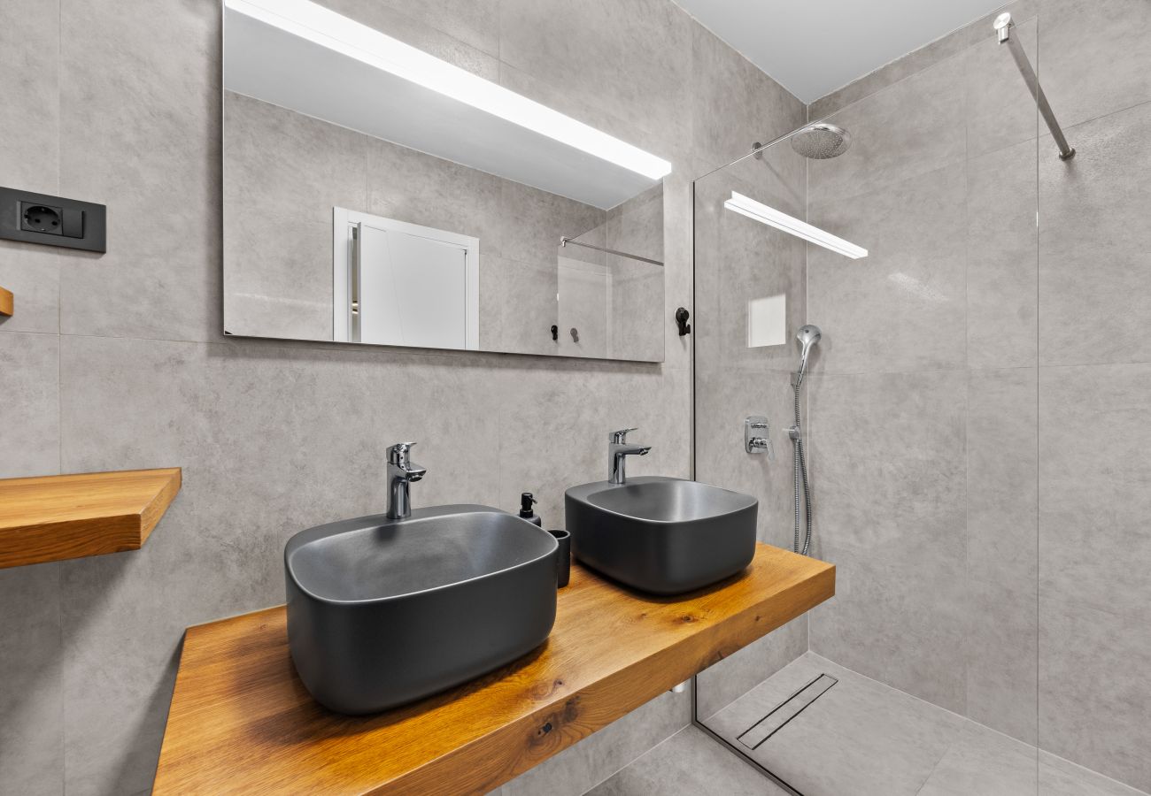 Villa a Fažana - Villa Palatium III in Fažana for 8 people only 200 meters from the sea with sauna & indoor-outside heated pool