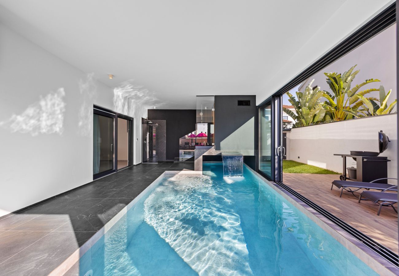 Villa a Fažana - Villa Palatium III in Fažana for 8 people only 200 meters from the sea with sauna & indoor-outside heated pool