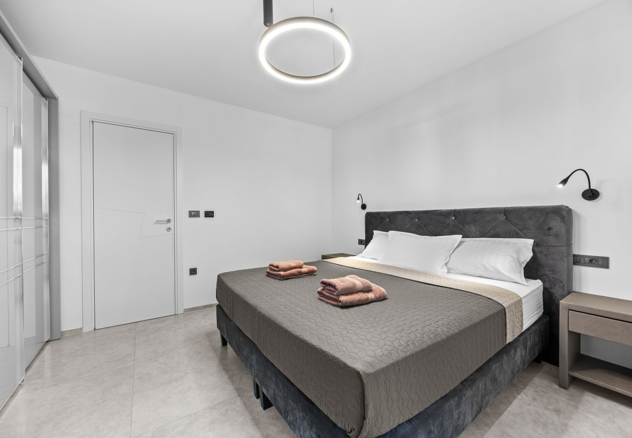 Villa a Fažana - Villa Palatium III in Fažana for 8 people only 200 meters from the sea with sauna & indoor-outside heated pool