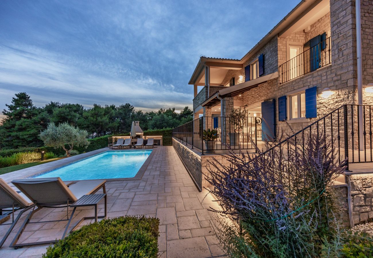 Villa a Višnjan - Villa Sterpazzi for 8 people near Poreč with 38 m2 heated pool, sea view & wellness