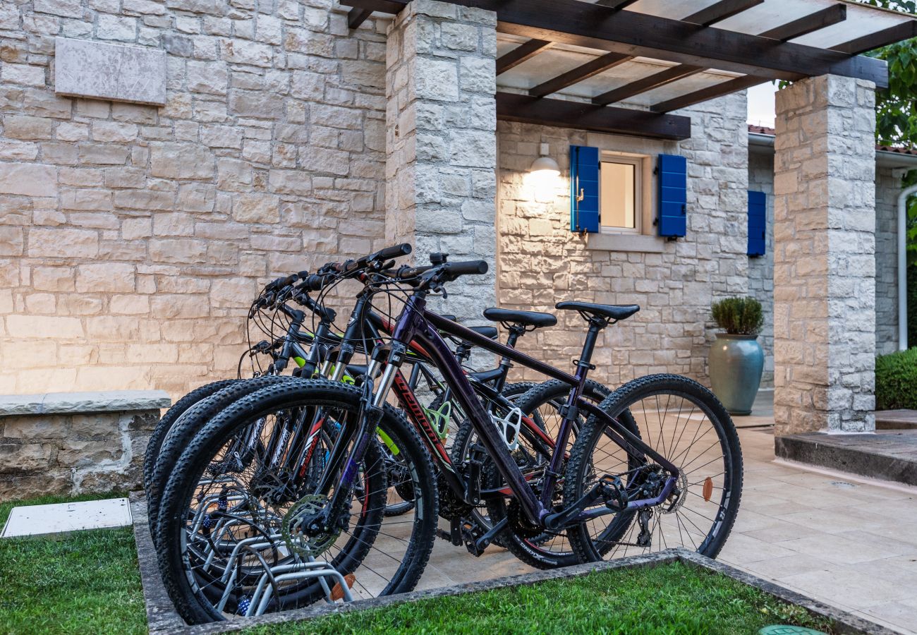 Villa a Višnjan - Villa Sterpazzi for 8 people near Poreč with 38 m2 heated pool, sea view & wellness