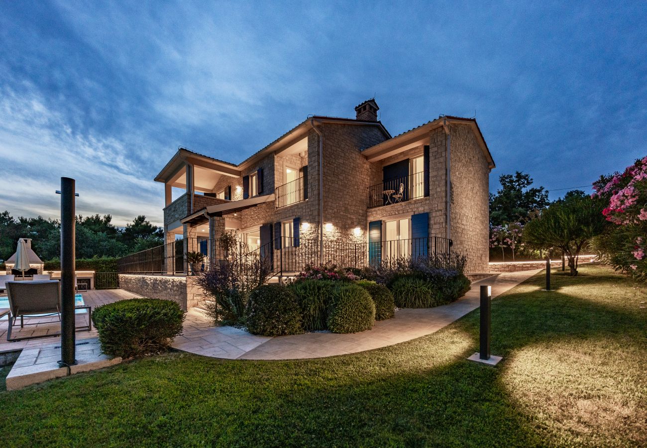 Villa a Višnjan - Villa Sterpazzi for 8 people near Poreč with 38 m2 heated pool, sea view & wellness