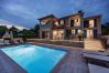 Villa a Višnjan - Villa Sterpazzi for 8 people near Poreč with 38 m2 heated pool, sea view & wellness