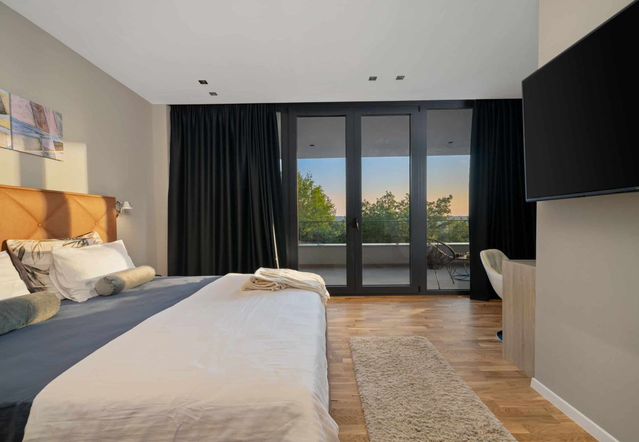 Villa a Šterna - Luxury Villa She for 6 people with 61 m2 private pool, kids playground & sport activities on-side