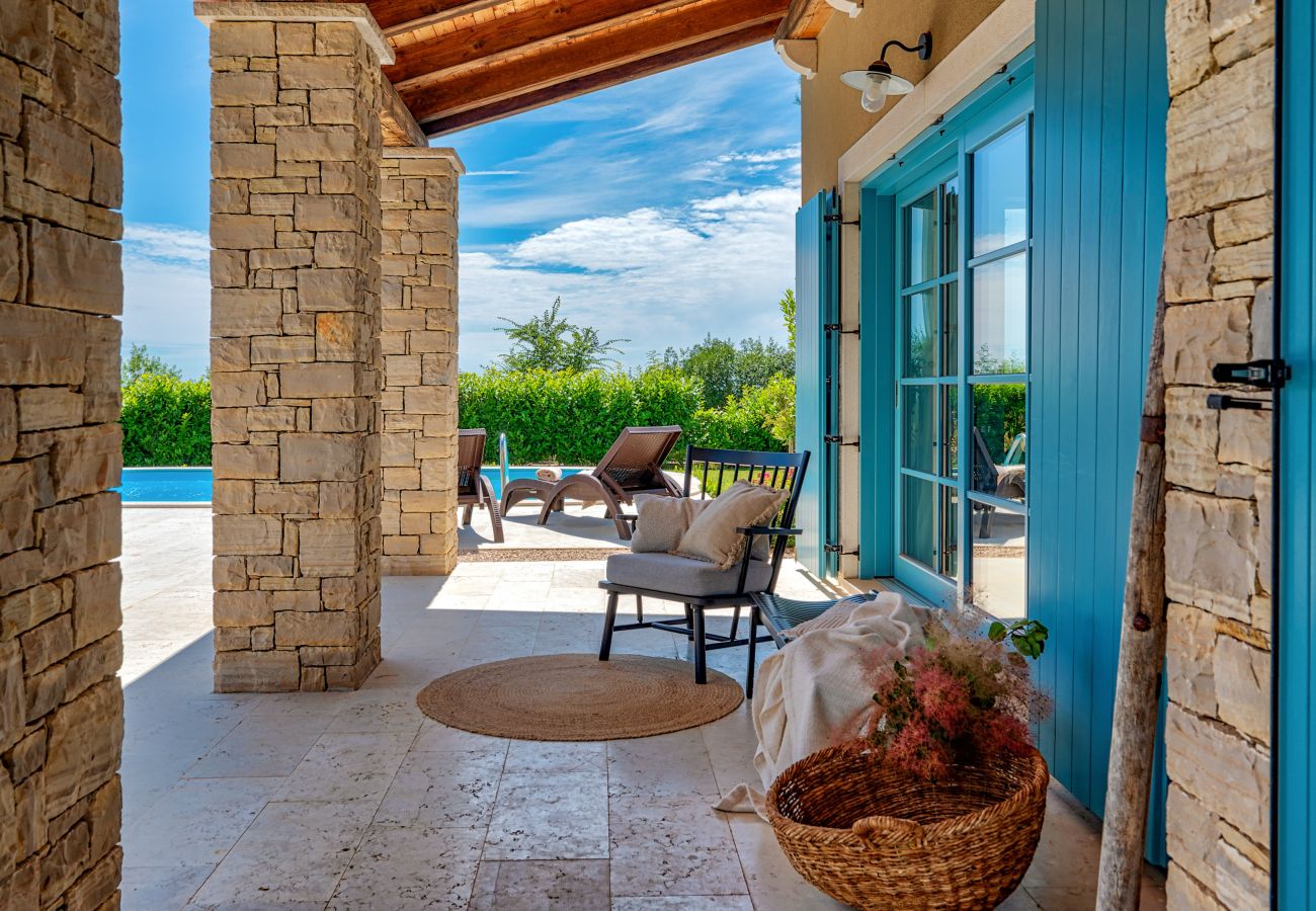 Villa a Vardica - Villa Toscana for 6 people near Umag with private pool, jacuzzi & sea view - pet friendly
