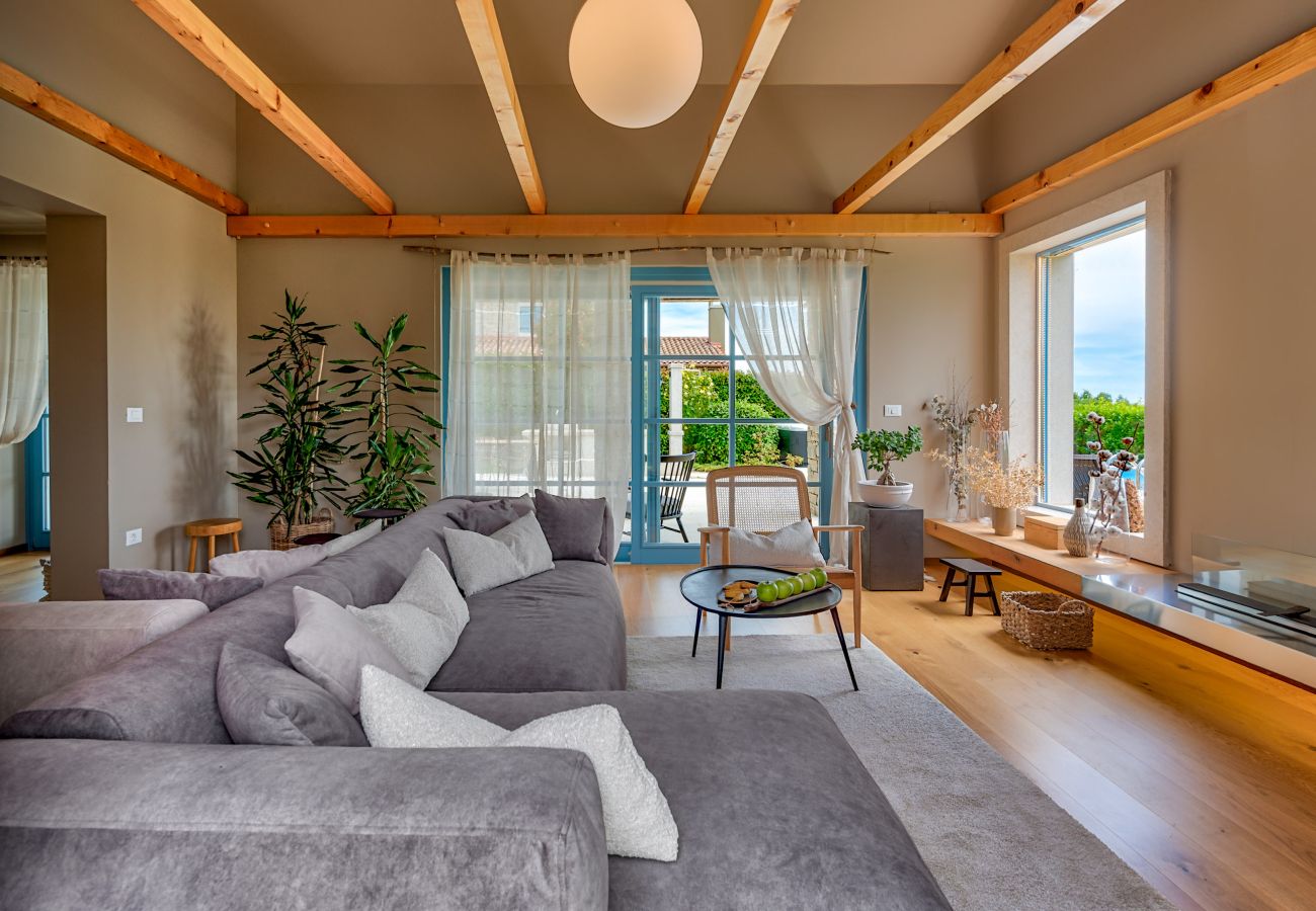 Villa a Vardica - Villa Toscana for 6 people near Umag with private pool, jacuzzi & sea view - pet friendly
