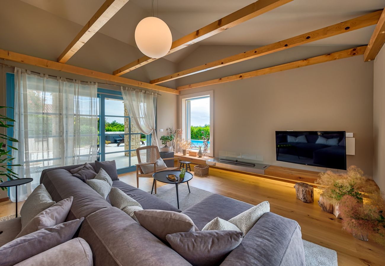 Villa a Vardica - Villa Toscana for 6 people near Umag with private pool, jacuzzi & sea view - pet friendly
