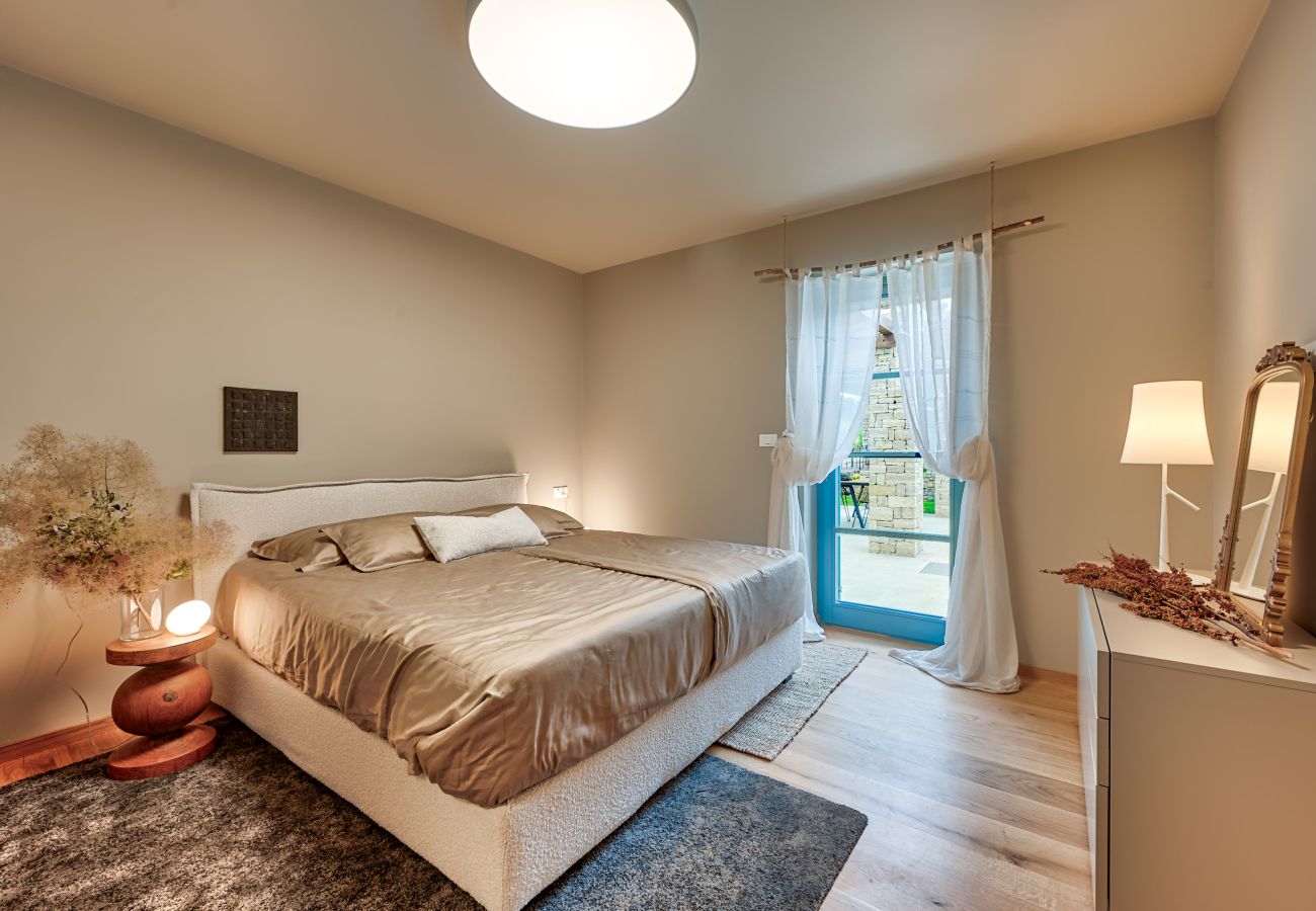 Villa a Vardica - Villa Griota for 8 people near Umag with private pool, jacuzzi & sea view - pet friendly