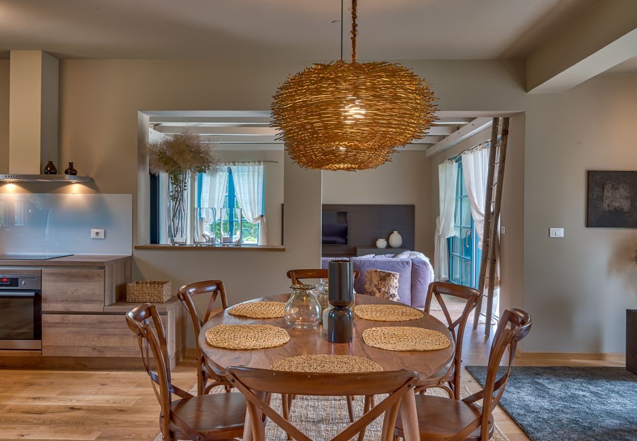 Villa a Vardica - Villa Griota for 8 people near Umag with private pool, jacuzzi & sea view - pet friendly