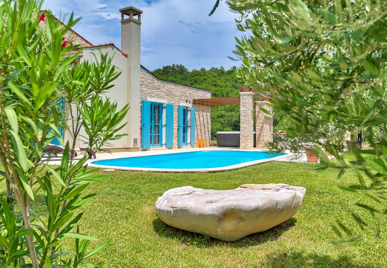 Villa a Vardica - Villa Griota for 8 people near Umag with private pool, jacuzzi & sea view - pet friendly