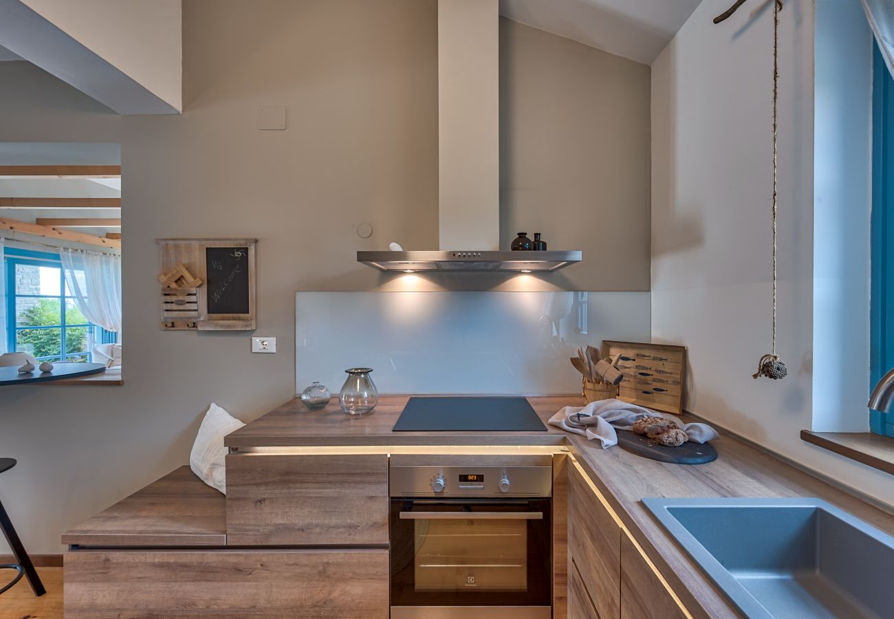 Villa a Vardica - Villa Figlica for 6 people near Umag with private pool, jacuzzi & sea view - pet friendly