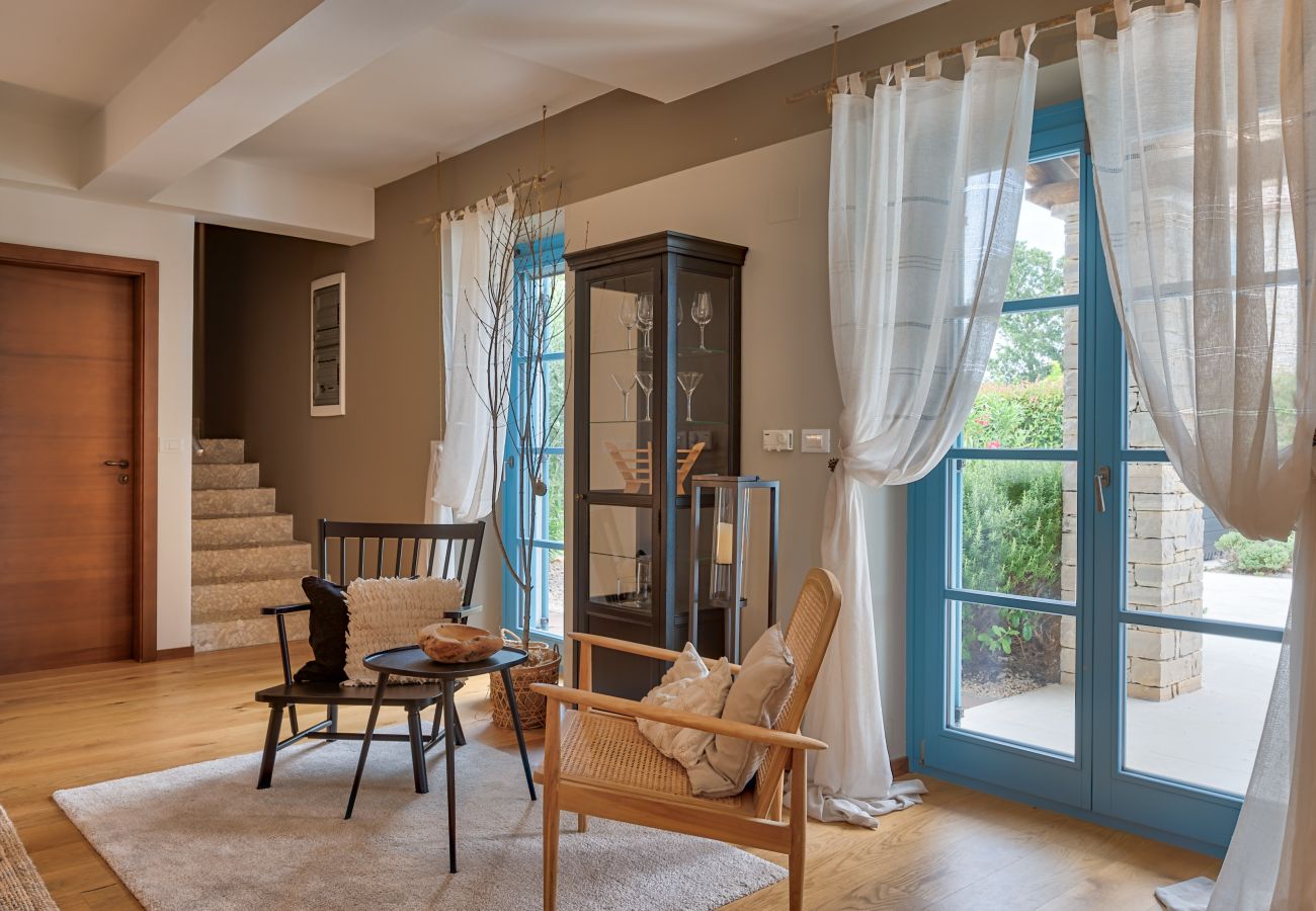 Villa a Vardica - Villa Figlica for 6 people near Umag with private pool, jacuzzi & sea view - pet friendly