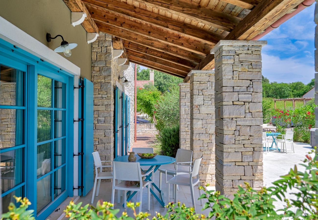 Villa a Vardica - Villa Figlica for 6 people near Umag with private pool, jacuzzi & sea view - pet friendly