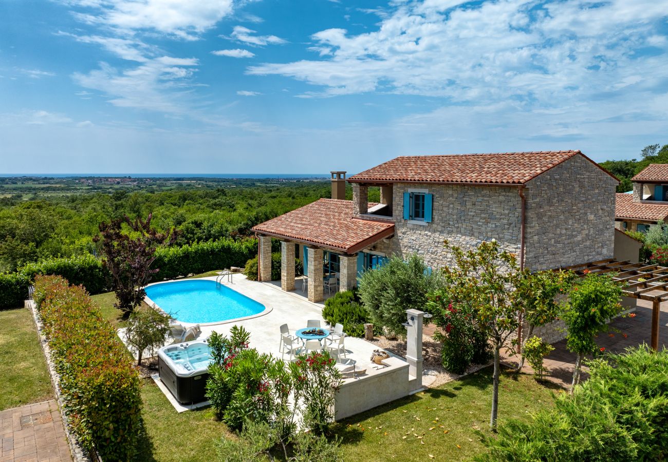 Villa a Vardica - Villa Figlica for 6 people near Umag with private pool, jacuzzi & sea view - pet friendly