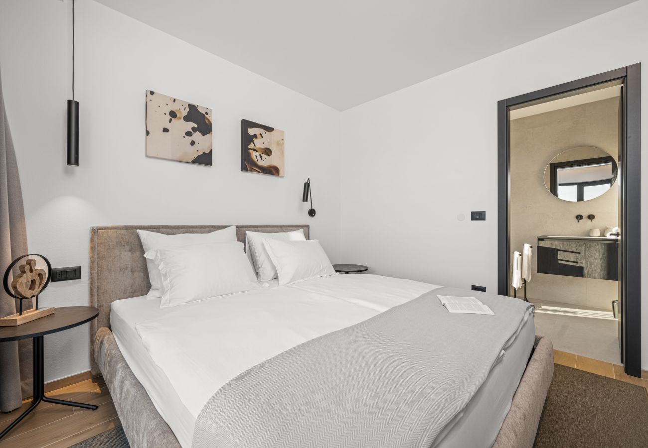 Villa a Anžici - Villa Asmoa for 8 people near Poreč with 45 m2 heated pool, wellness & sea view