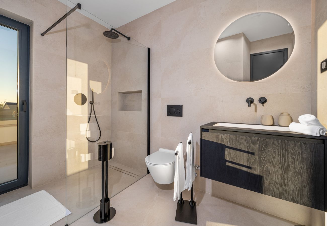 Villa a Anžici - Villa Asmoa for 8 people near Poreč with 45 m2 heated pool, wellness & sea view