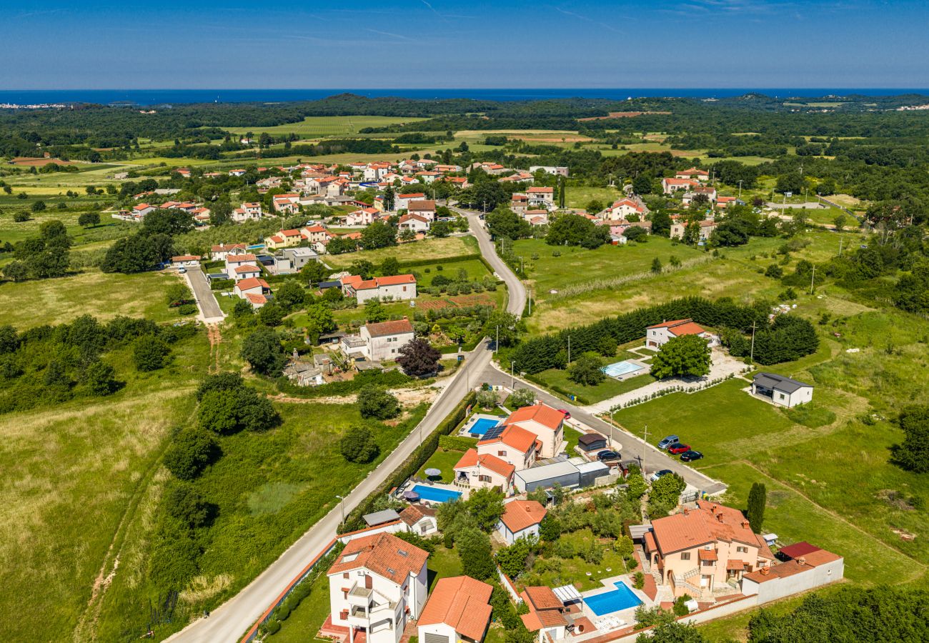 Villa a Porec - Villa Mia & Iva for 6+2 people near Poreč with private pool & kids playground - pet friendly