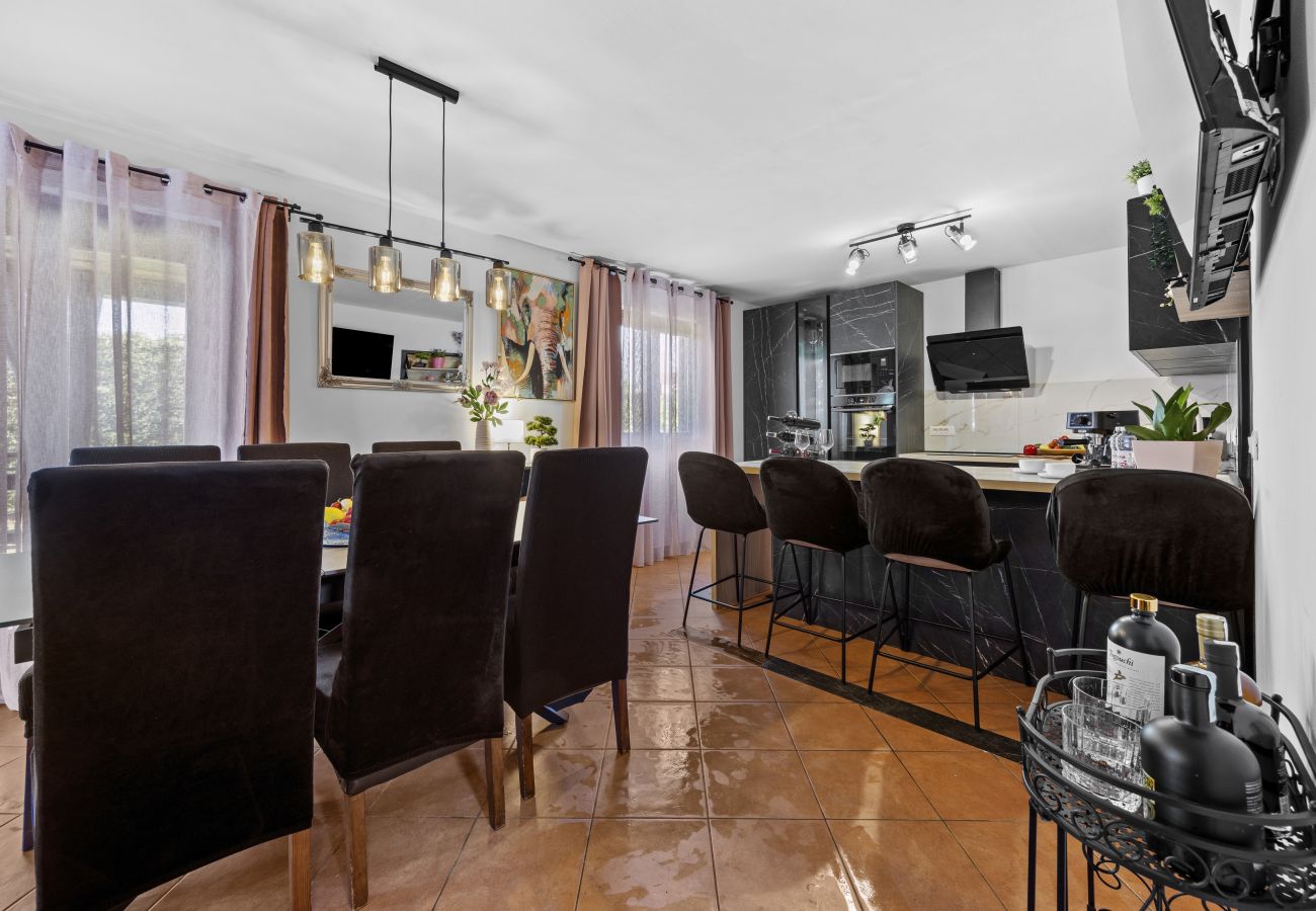 Villa a Porec - Villa Mia & Iva for 6+2 people near Poreč with private pool & kids playground - pet friendly