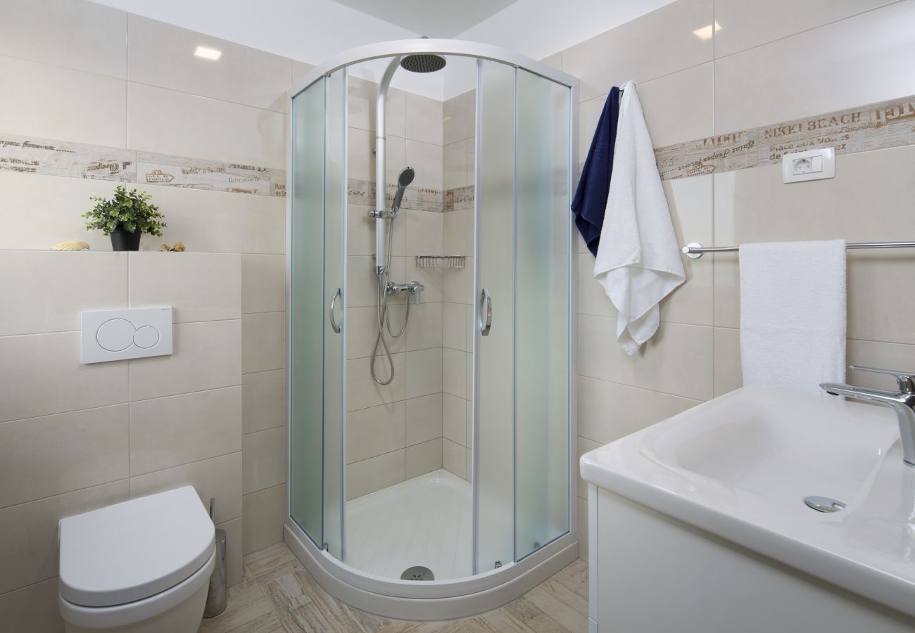 Villa a Viškovici - Villa Bella Vista for 8 people with sea view, heated pool & wellness - only 1,5 km from beach