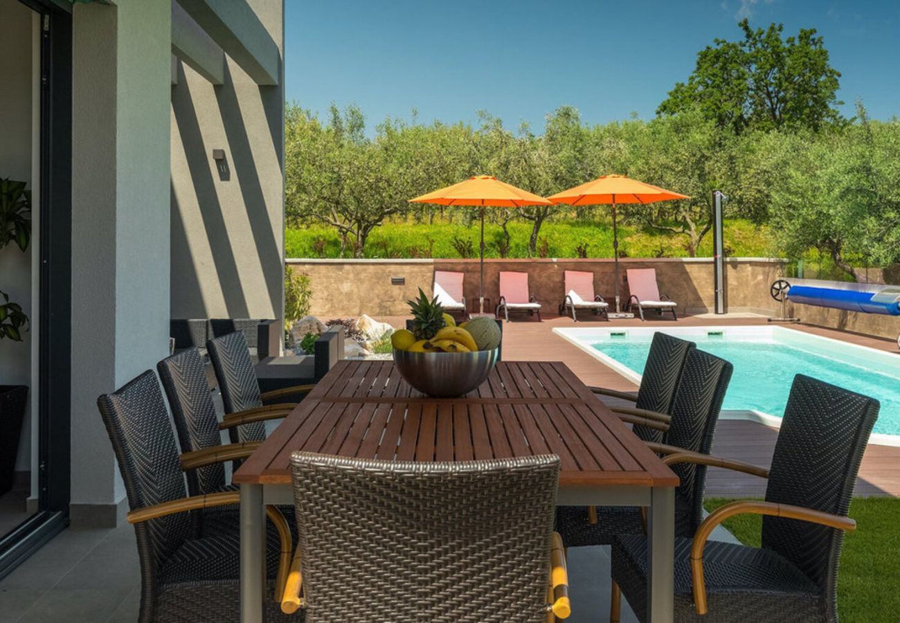 Villa a Buje - Villa Primavera for 8 people in Buje with private pool & pet friendly