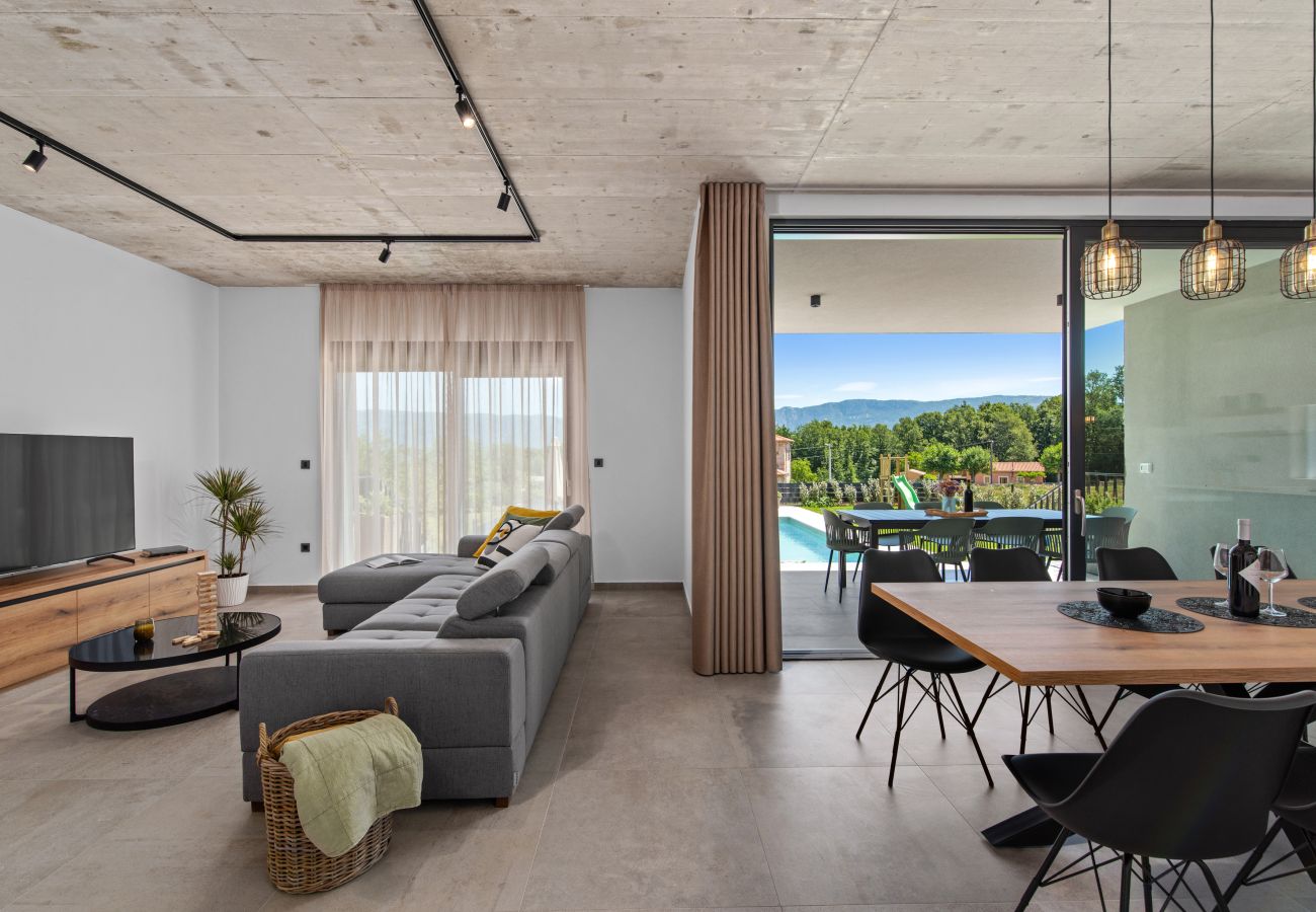 Villa a Lazarici - Villa Ani for 8 people near Labin - Rabac with 40m2 private pool and children playground