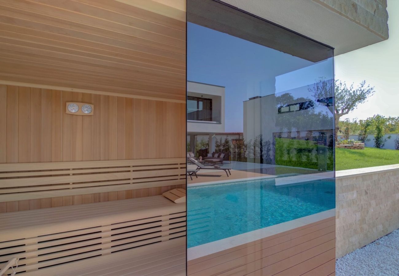 Villa a Rovinjsko Selo - Villa #1 for 8 people near Rovinj with 50 m2 private pool, sauna & pet friendly