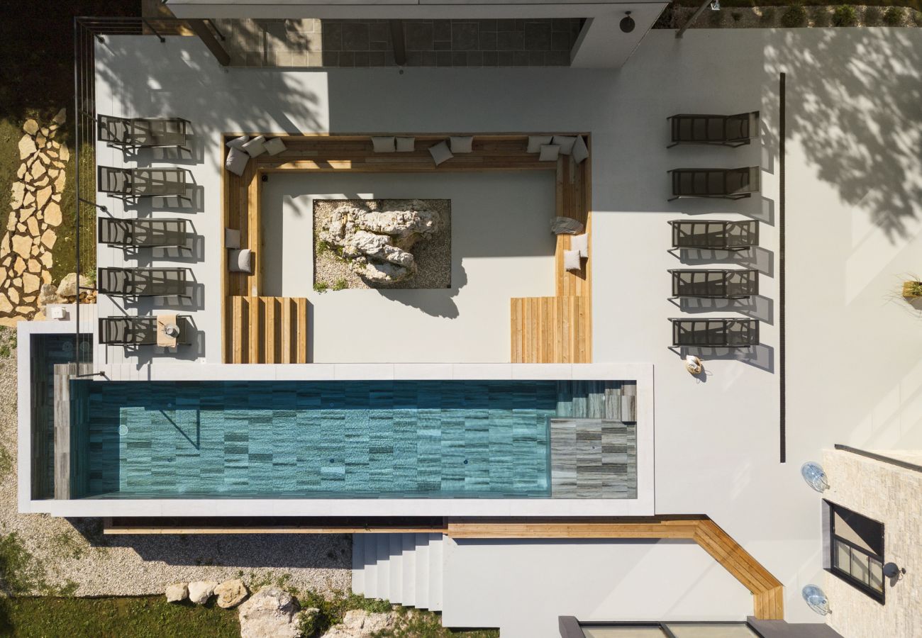 Villa a Kršan - Villa Mons Caldera for 10 people with 40 m2 infinity heated pool & kids playground
