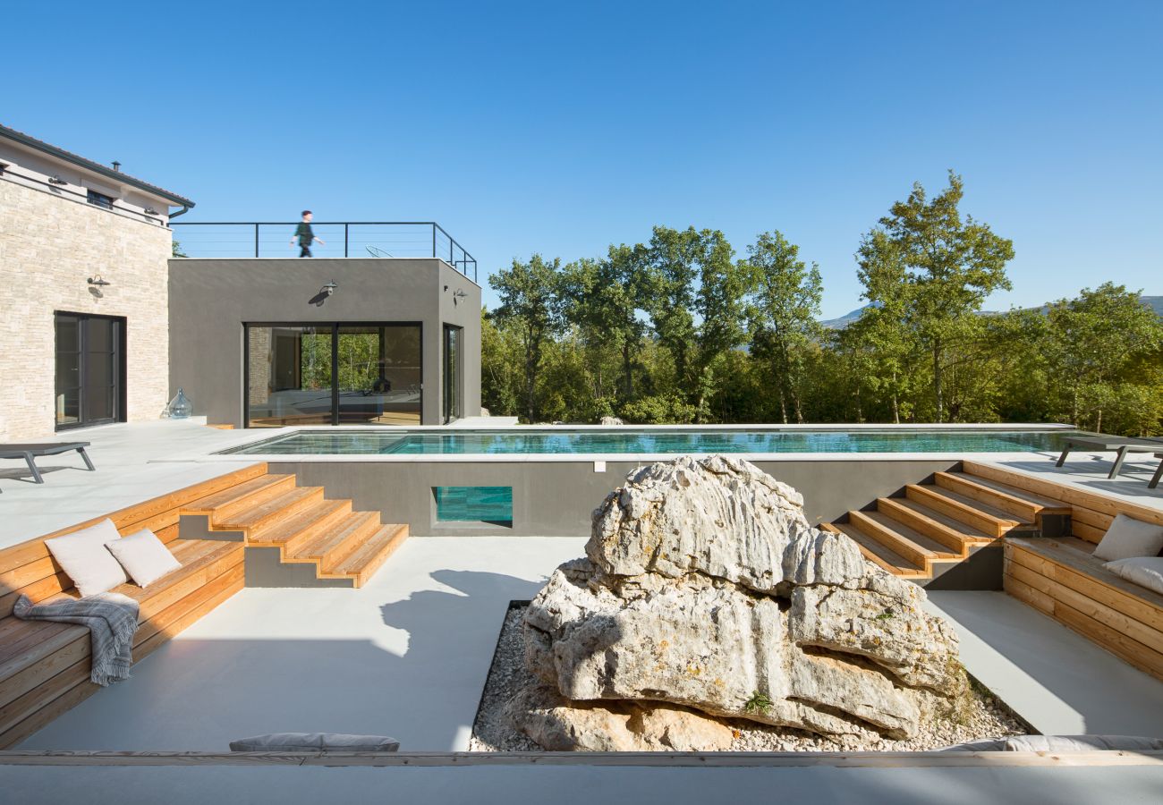 Villa a Kršan - Villa Mons Caldera for 10 people with 40 m2 infinity heated pool & kids playground