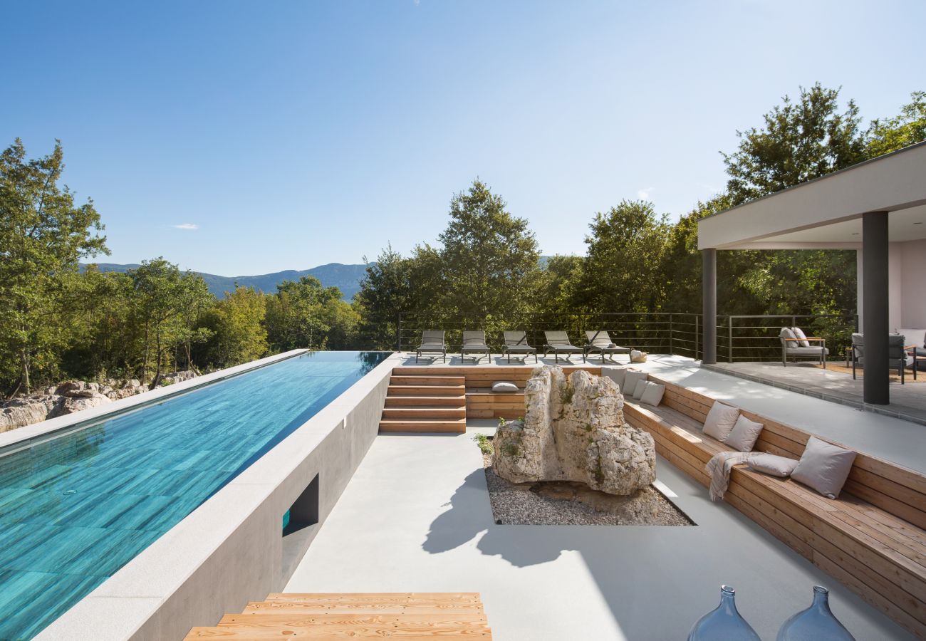 Villa a Kršan - Villa Mons Caldera for 10 people with 40 m2 infinity heated pool & kids playground