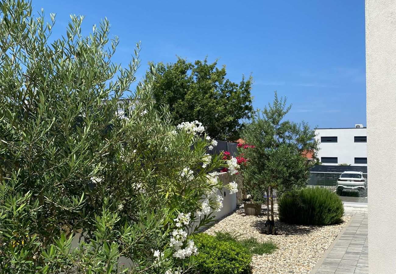 Villa a Malinska - Villa Larus on Island Krk for 6 people with sea view & only 500 m from the sea